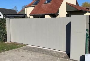 Schuifpoort met Aluminium planchetten